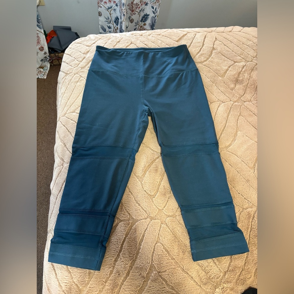 Reebok capri leggings with mesh paneling